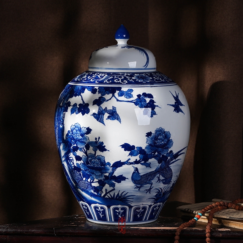 Jingdezhen porcelain vases, antique hand - made of blue and white porcelain painting of flowers and the general pot of tea pot home decoration furnishing articles