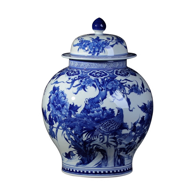 Jingdezhen ceramic vases, antique hand - made general pot cover Chinese blue and white porcelain painting of flowers and birds in the sitting room adornment is placed