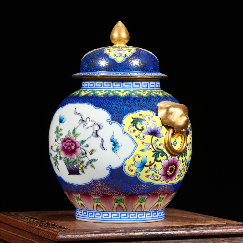 Jingdezhen ceramics archaize the qing qianlong trace golden lion ear tank enamel vase Chinese crafts are sitting room