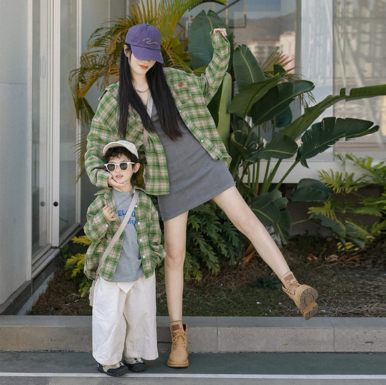 Parent-child clothing spring and autumn green plaid long-sleeved shirt 2025 new fashionable boys and girls shirt mother and child clothing top coat
Parent-child clothing spring and autumn green plaid long-sleeved shirt 2025 new fashionable boys and girls shirt mother and child clothing top coat