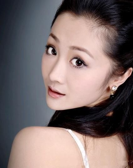 央视女记者被骗财骗色:都是户口的祸?