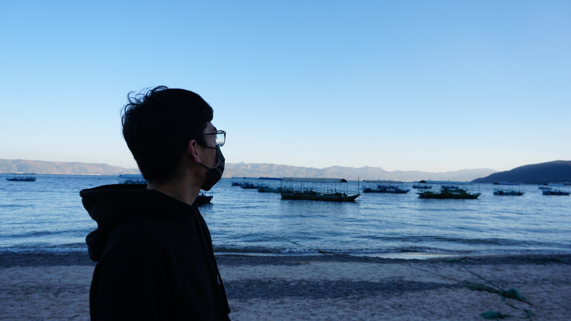 兔子吃糖不粘牙