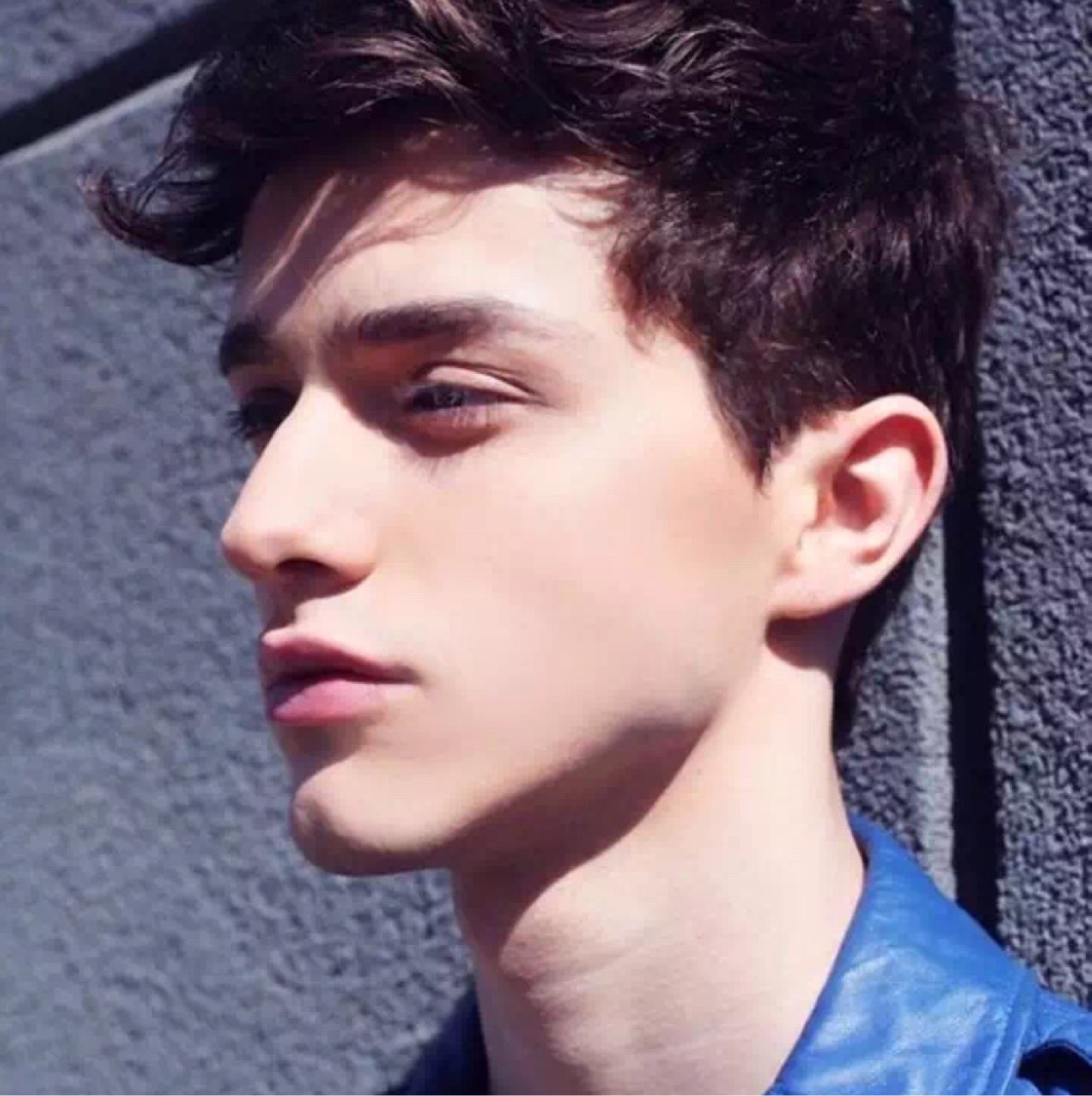 爱夸人社长大粘