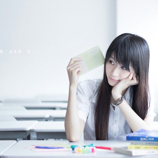 背着短刀的喵三月