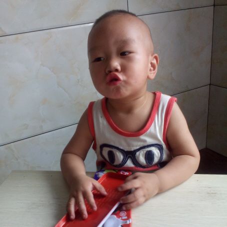 周浩宇我的宝贝吃饱了