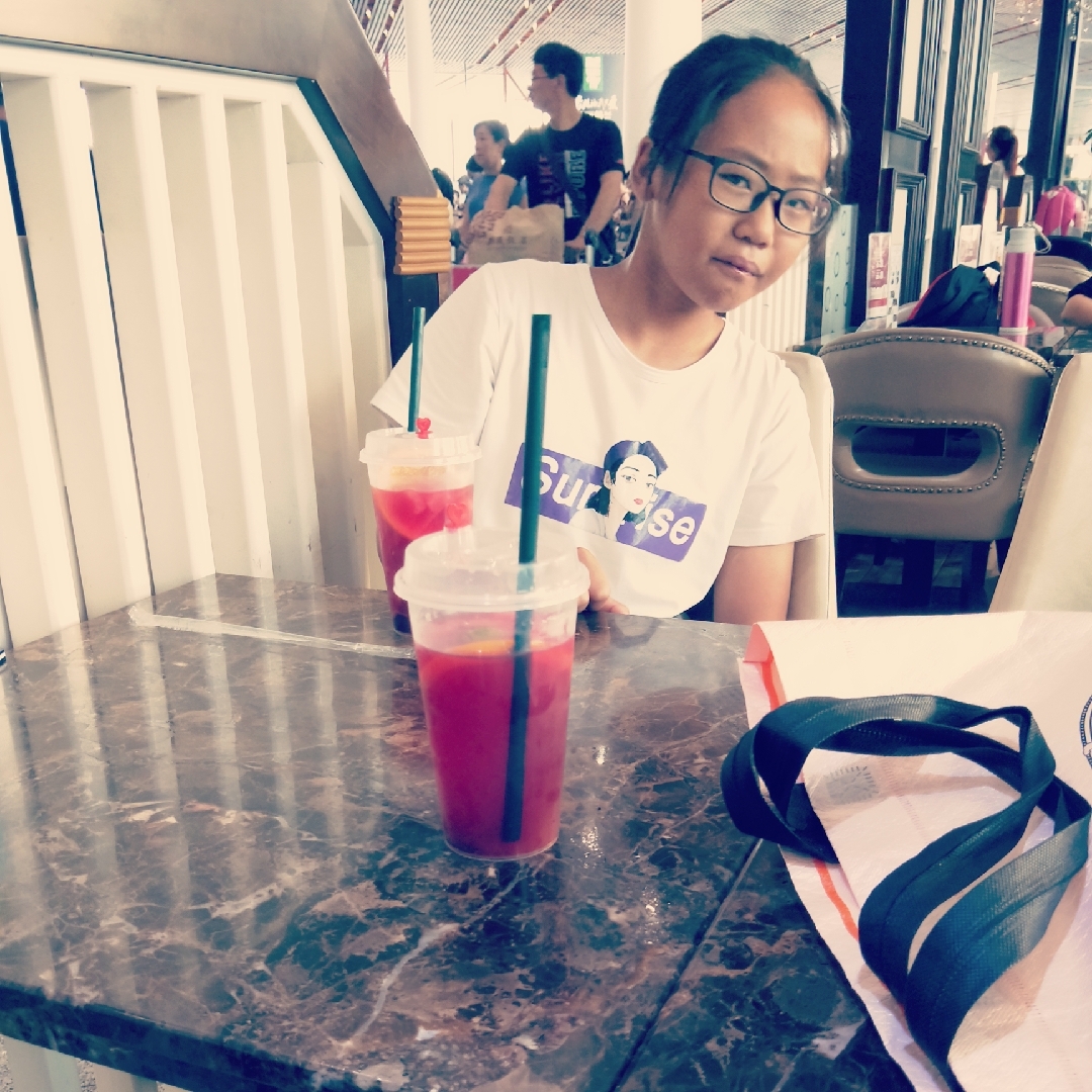 蓝盈盈的东京桐属