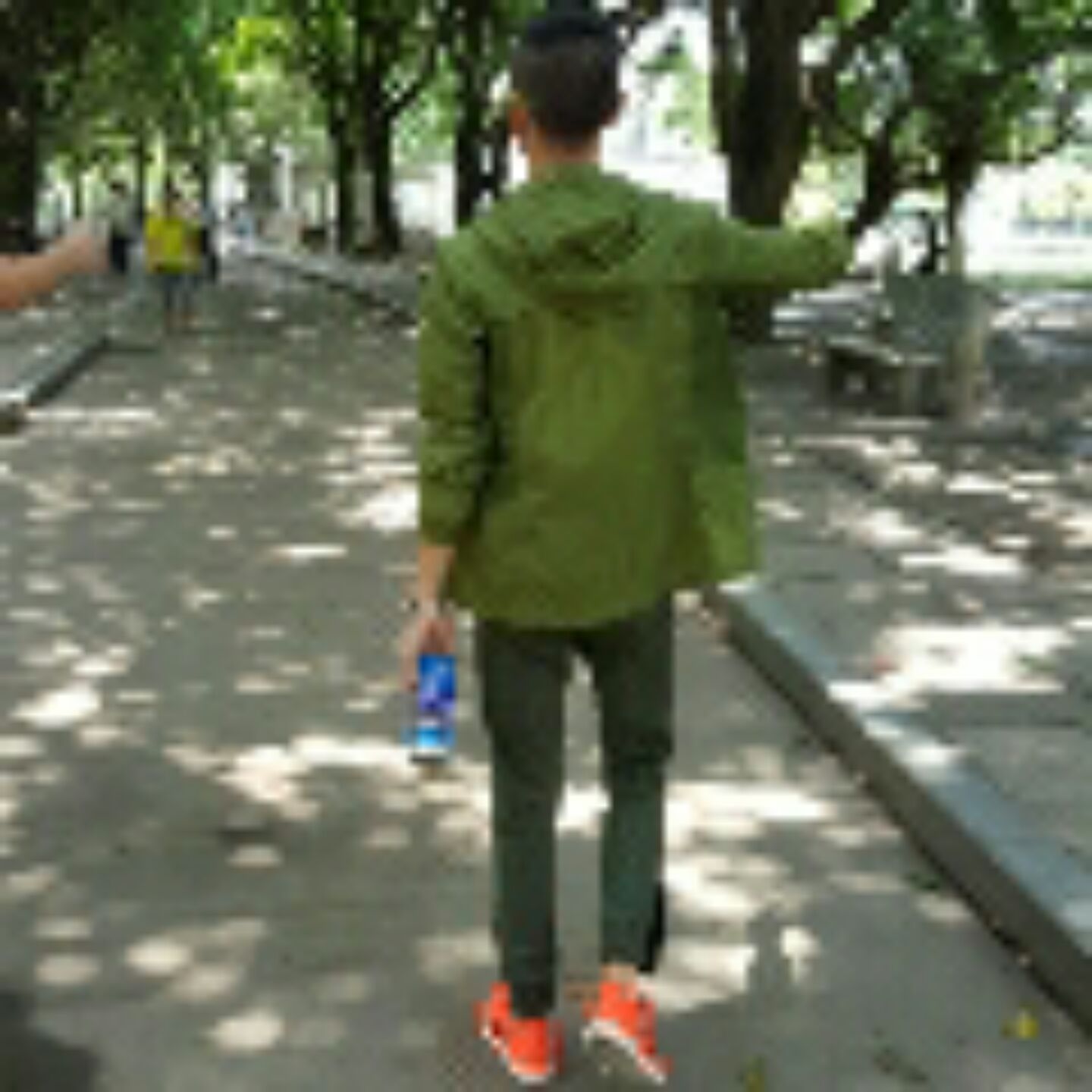 爱吃泡面虾球的奋斗者