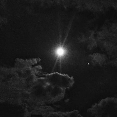 你问我是谁我不告诉你