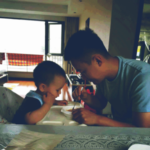 大头脑子弯弯腿