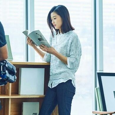 灰粉色的笔花豆属