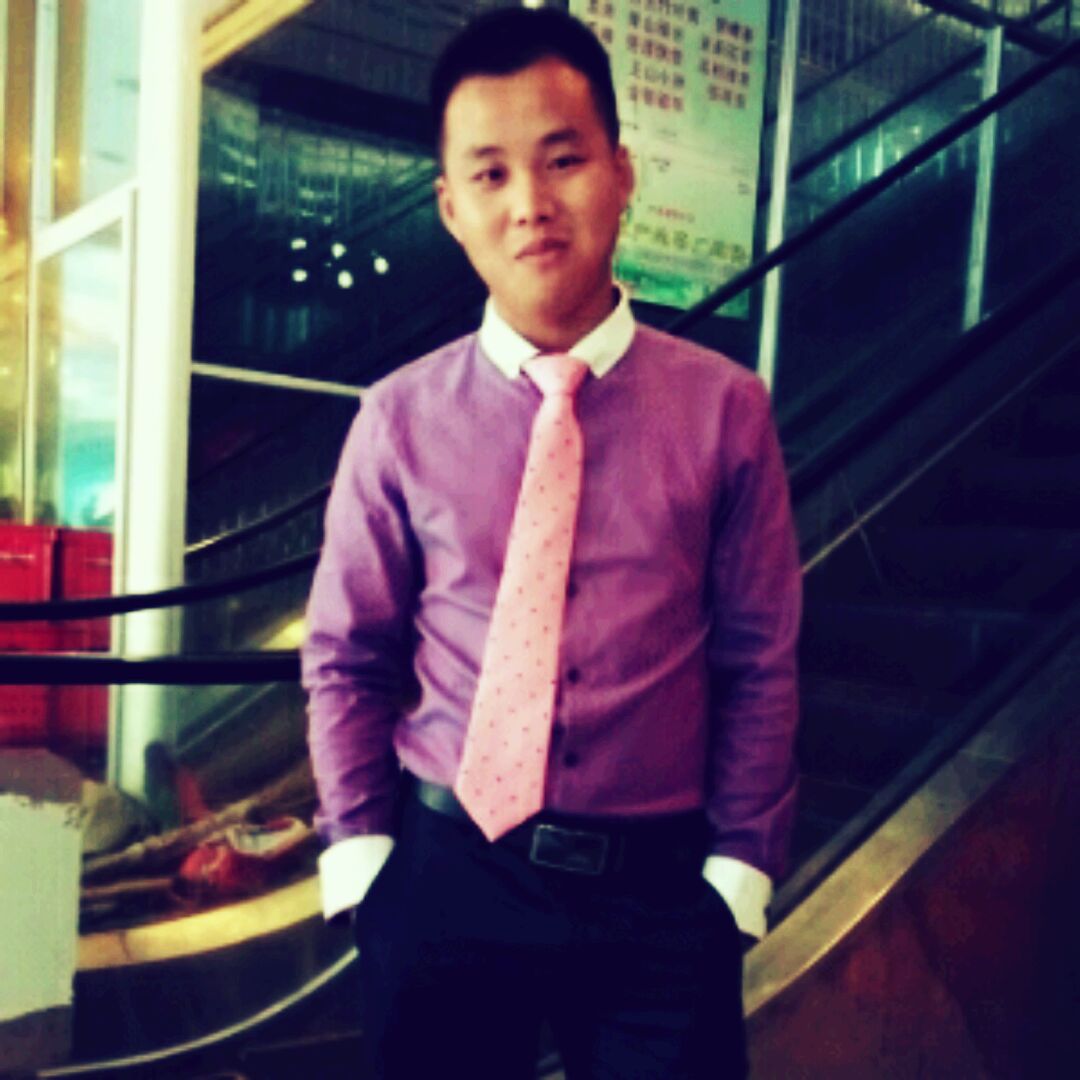 橙红色的毛鞘臭草