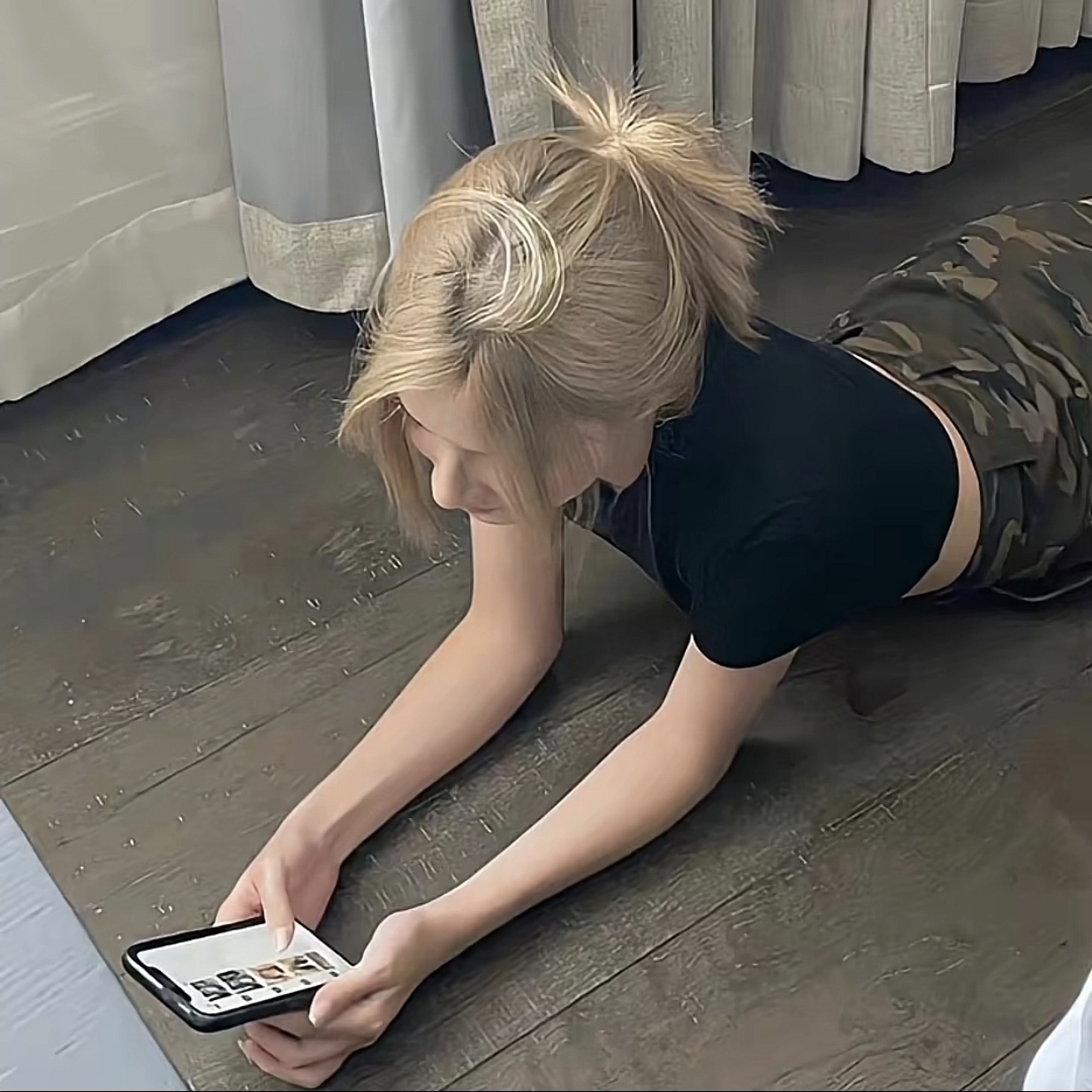 白生生的川西木蓝