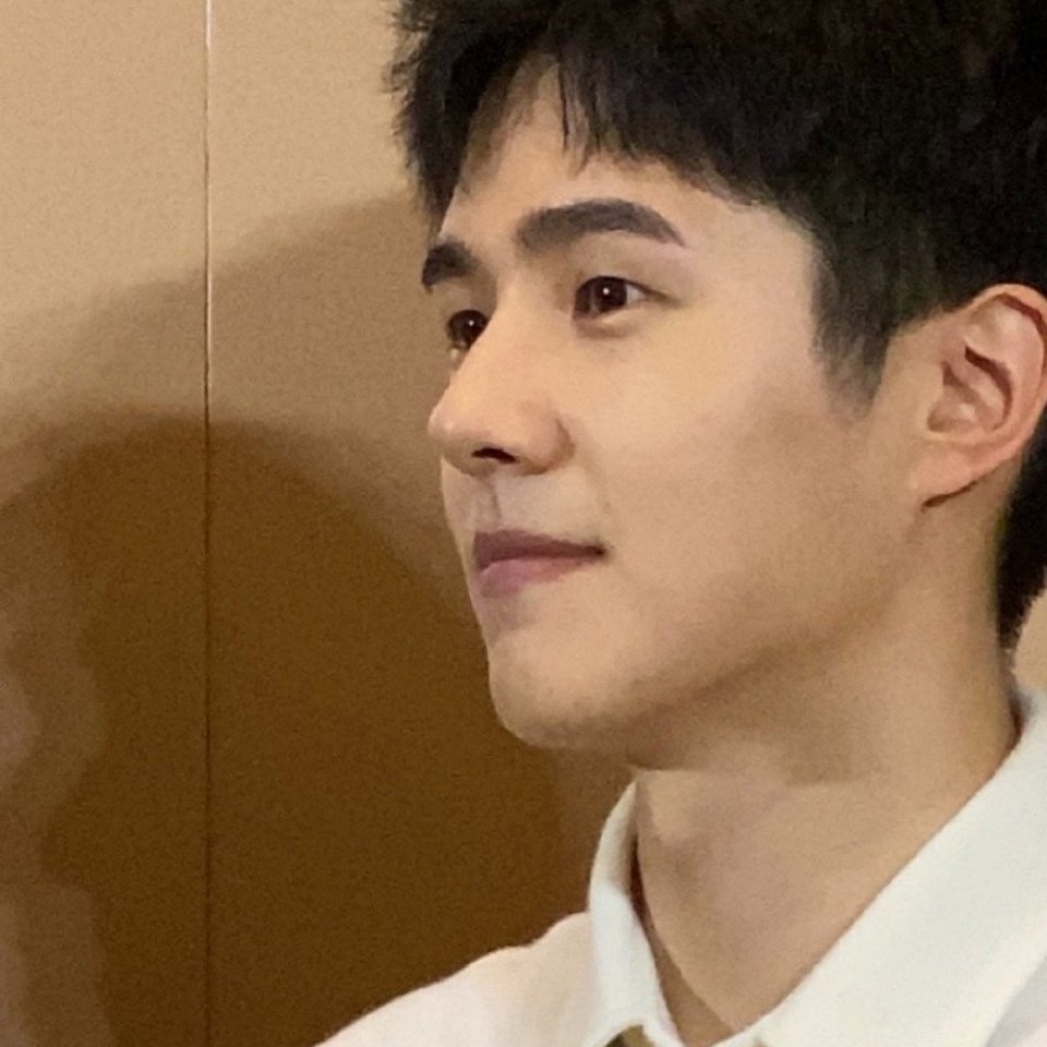 爱吃香辣小鱼的甜橙