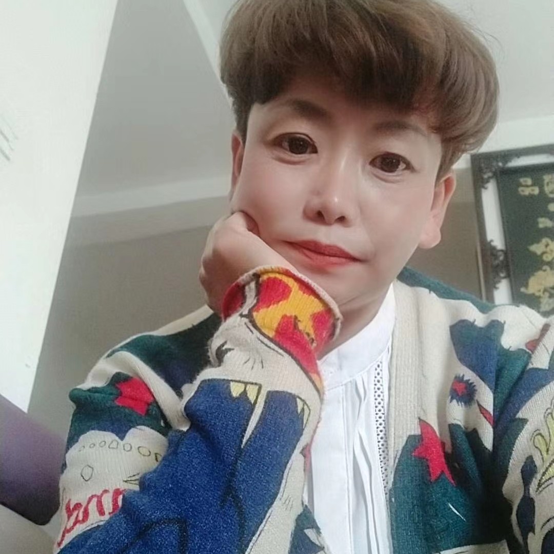 爱吃辣子毛豆的蓝猫