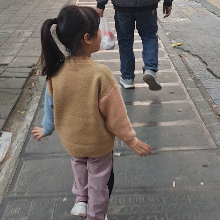 爱吃蛋黄点心的阿泽