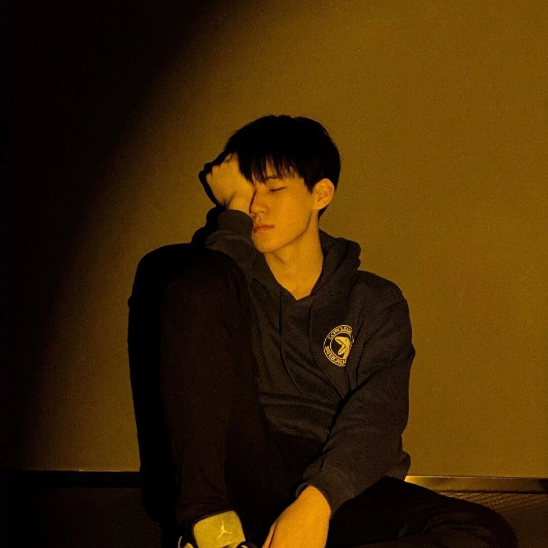 欲与深蓝。。。。。。。。