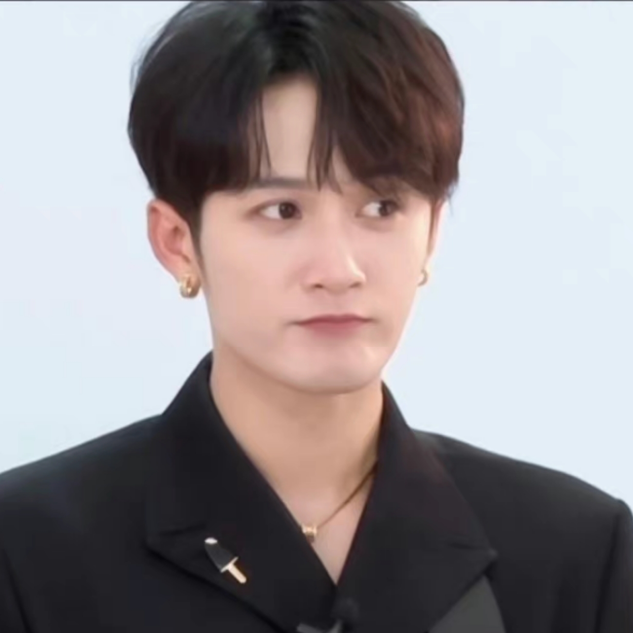 卖头盔的陈冠希