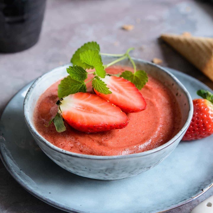 喜欢喝草莓味的奶茶