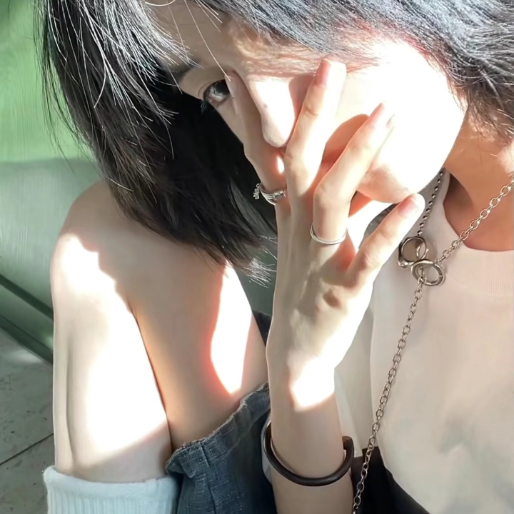 爱吃双色切糕的池塘