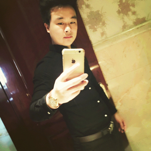 午后椰汁树下的阳光