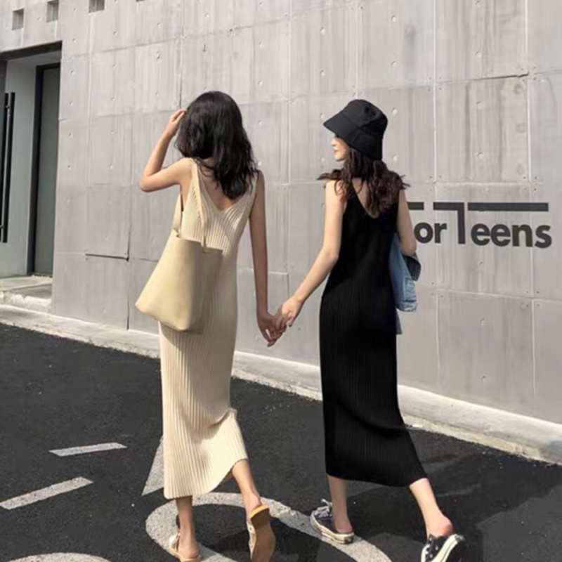 蔚蓝色的杏黄兜兰