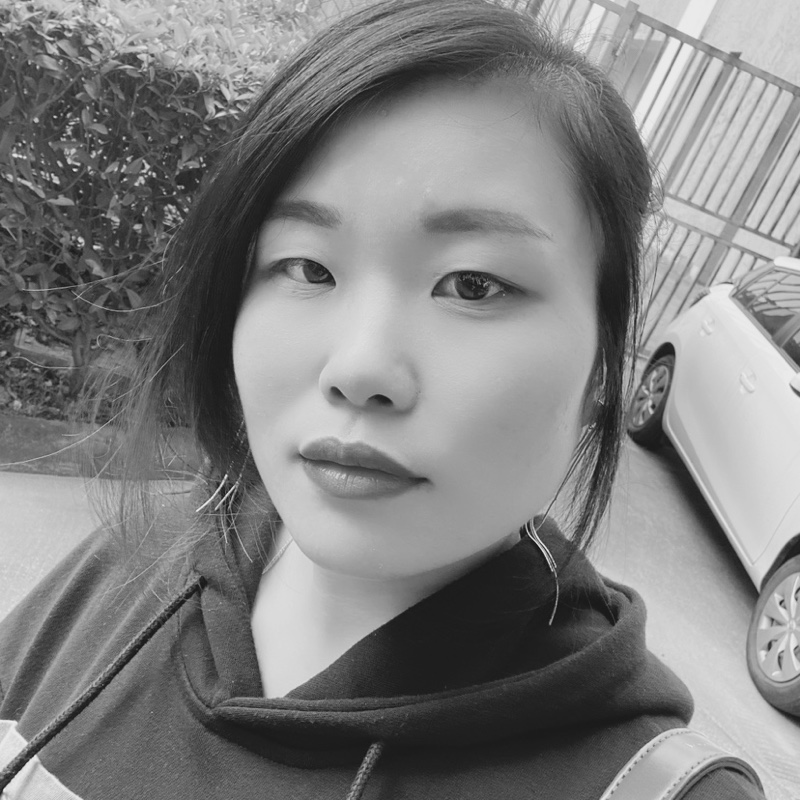 爱吃三丁包子的榛子