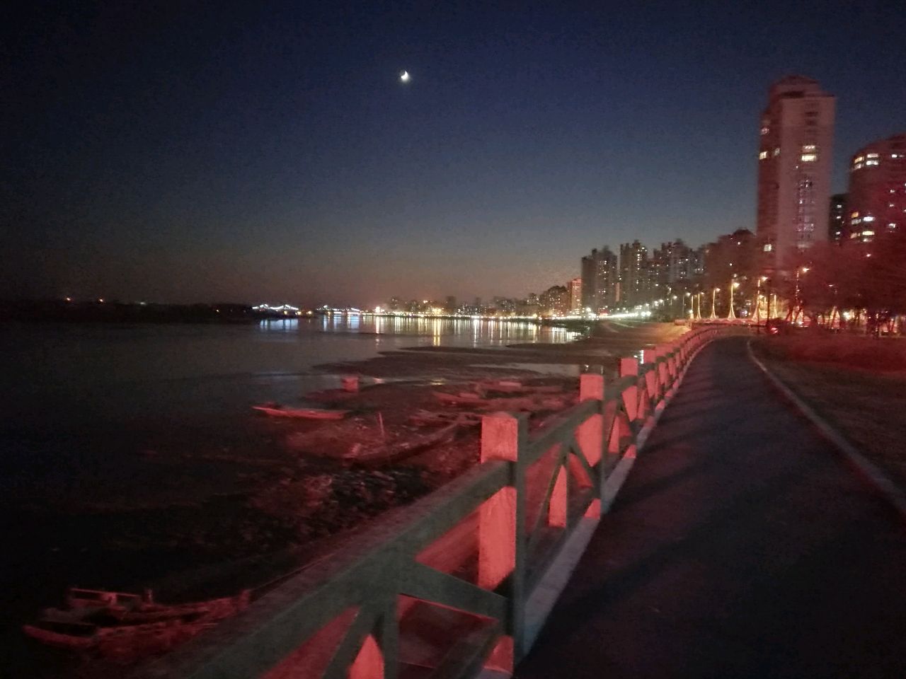 楚国健谈的锅巴