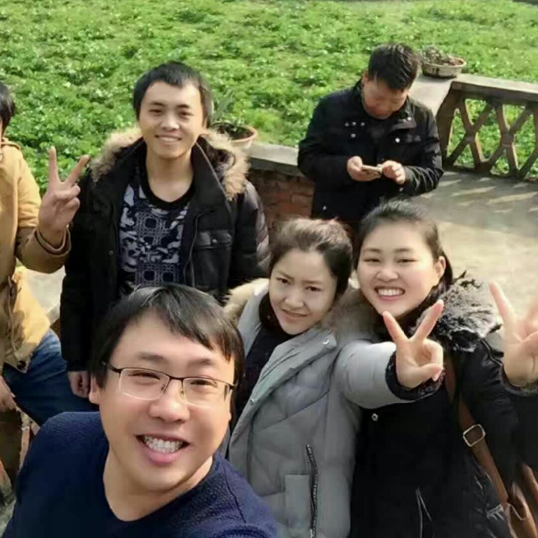 脸大脖子粗，不当官就伙夫