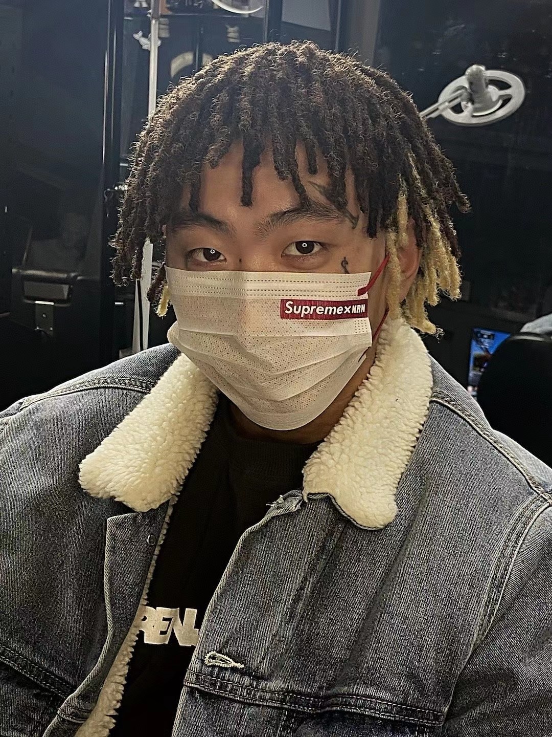 商业街独立的荠菜