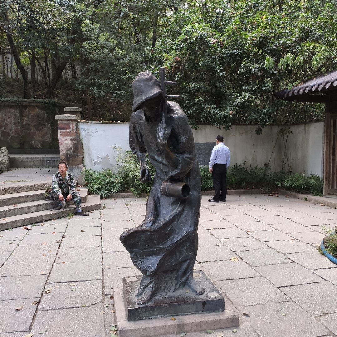 花老公钱养小白脸