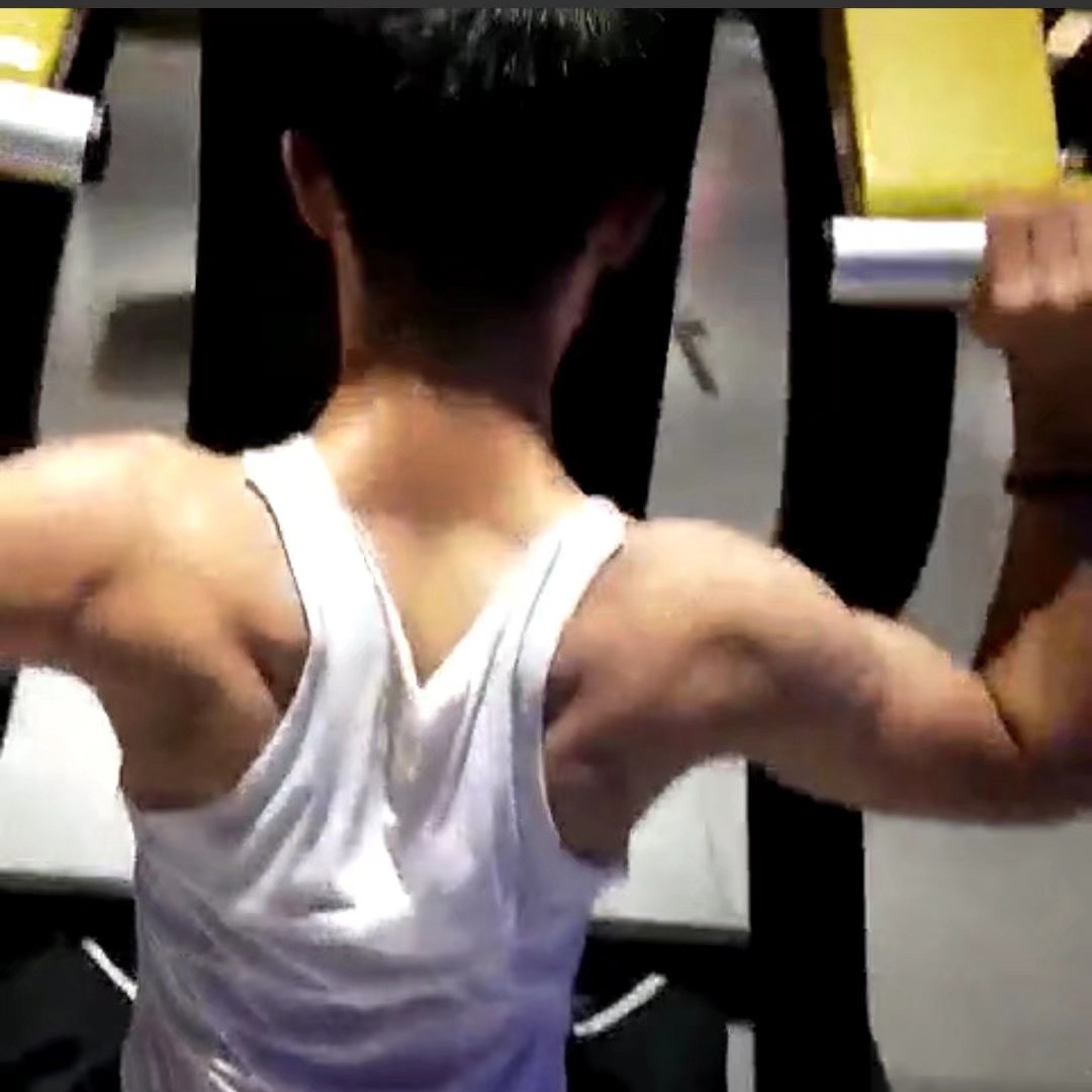 爱吃肉炒大葱的社长