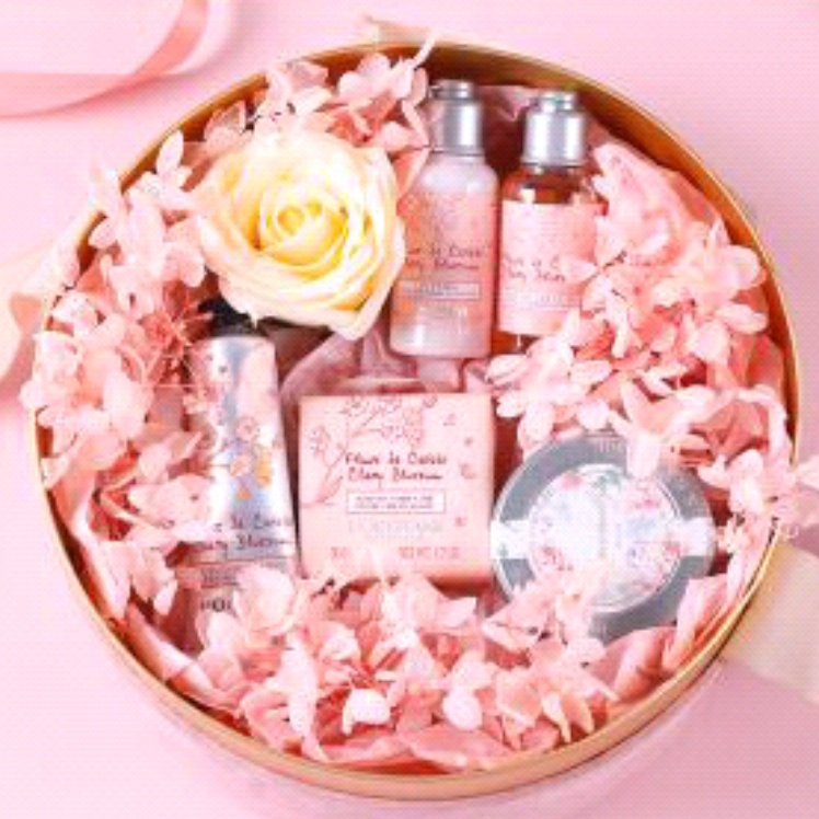 爱吃豆皮包肉的倾颜en