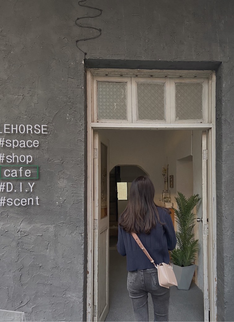 小仙女拍了拍猛男的pp