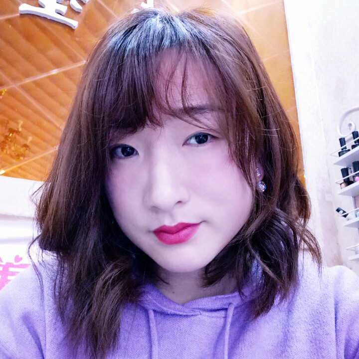 紫红色的清香藤