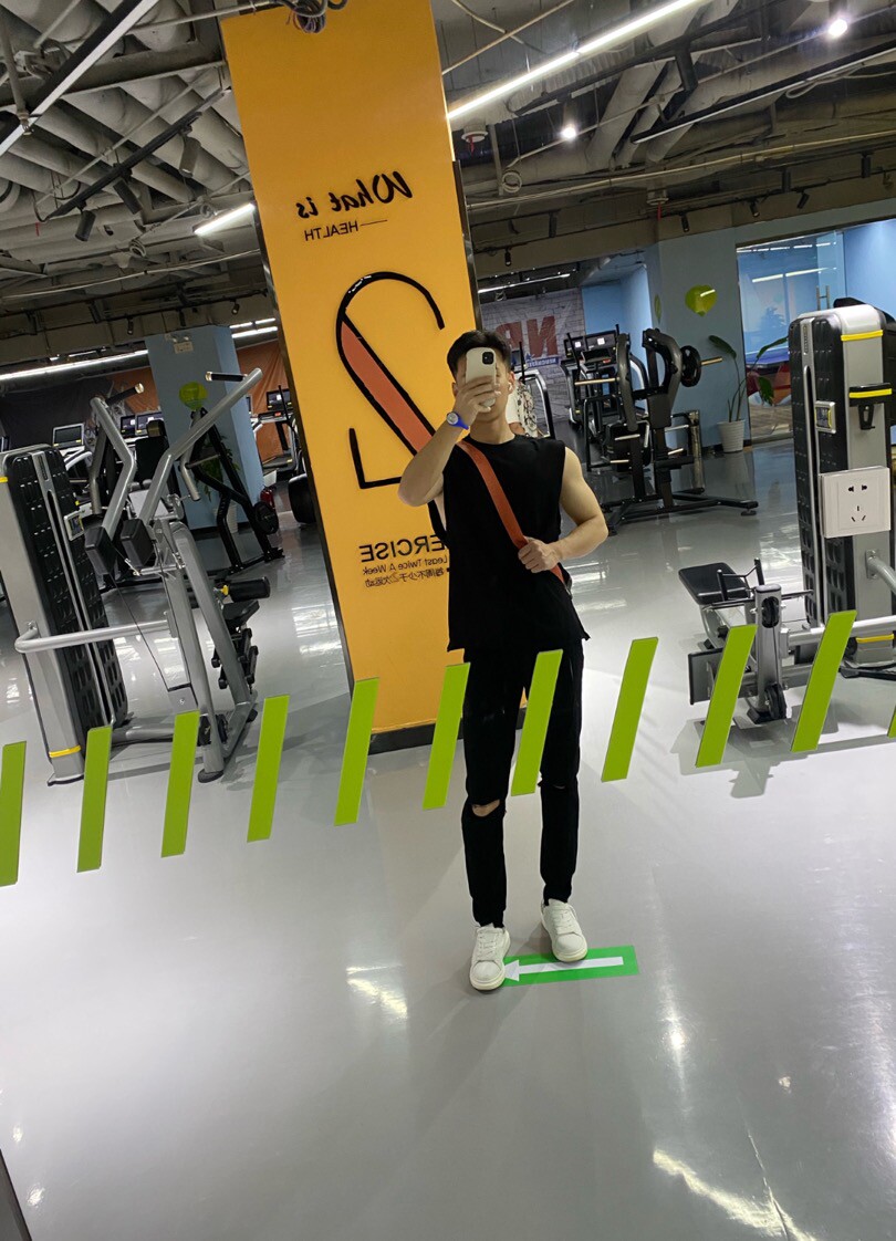 爱吃榴莲鸡煲的机长