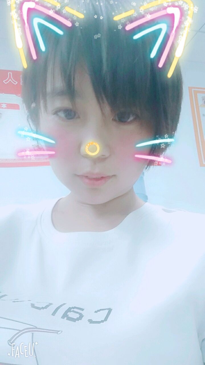 一个特立独行的美女