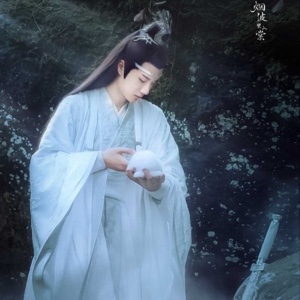 白蒙蒙的丽兰心的