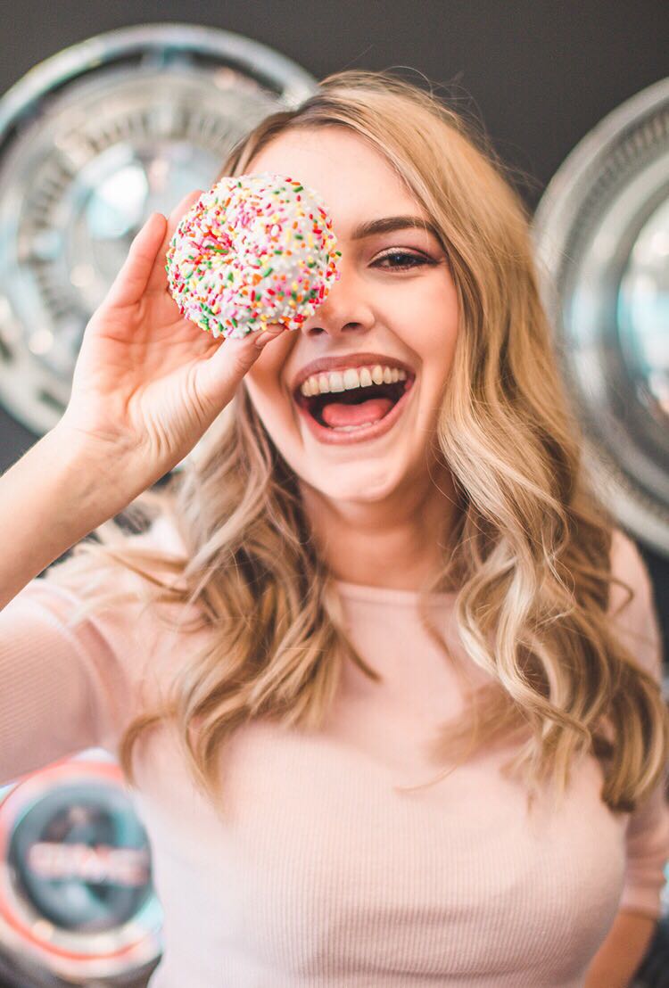 染靛街美美的麦芽