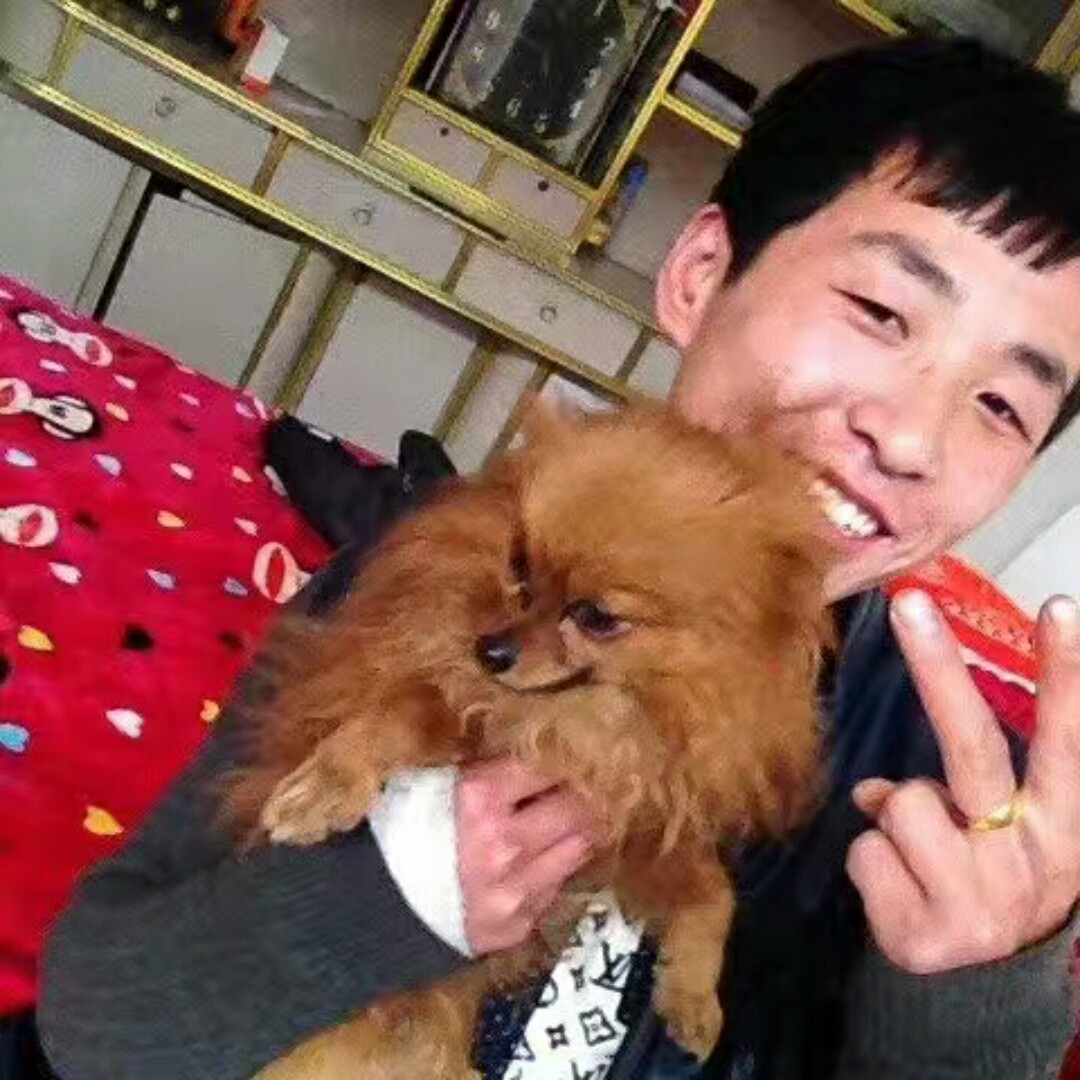 奶油色的乌头峰峰