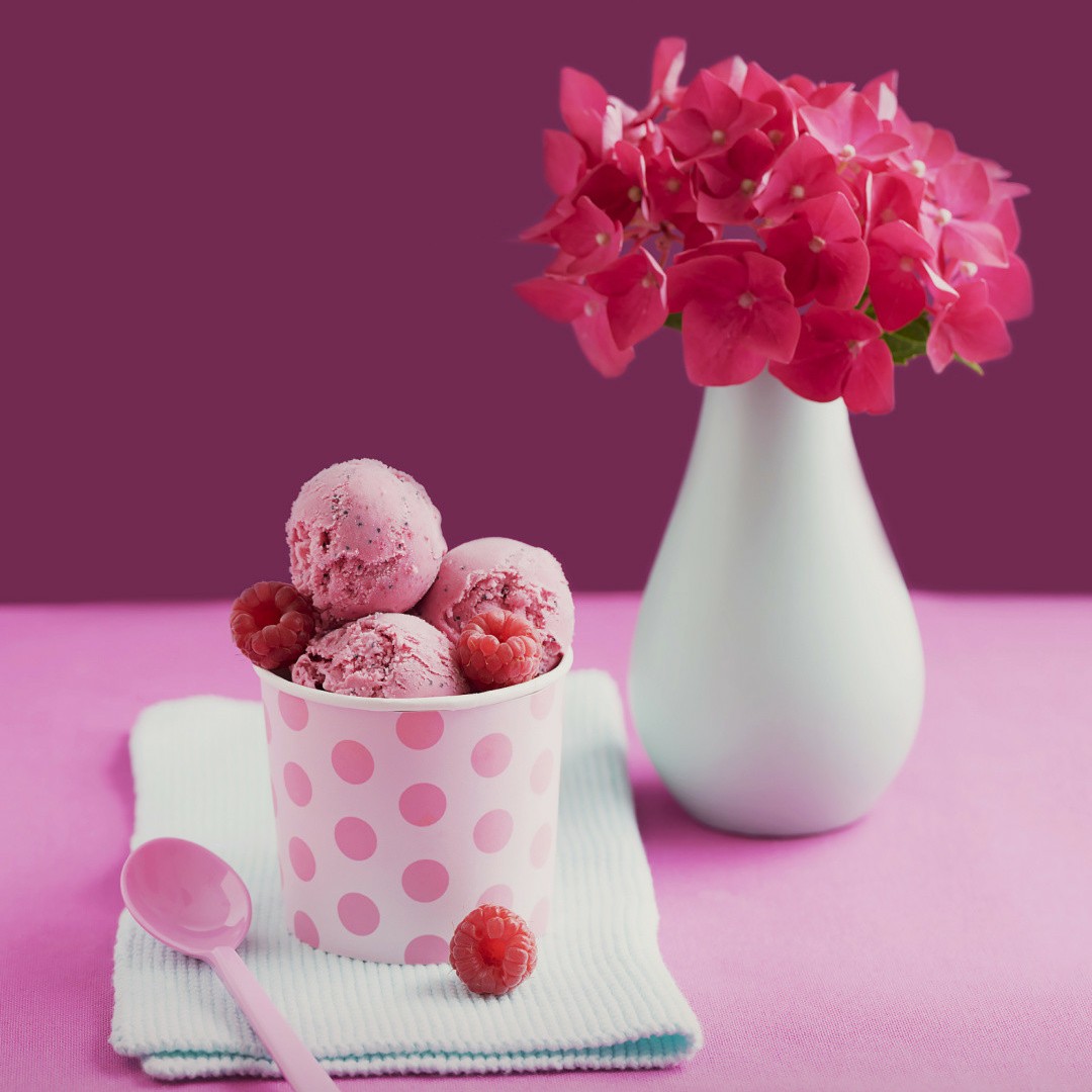 酒红色的火龙果