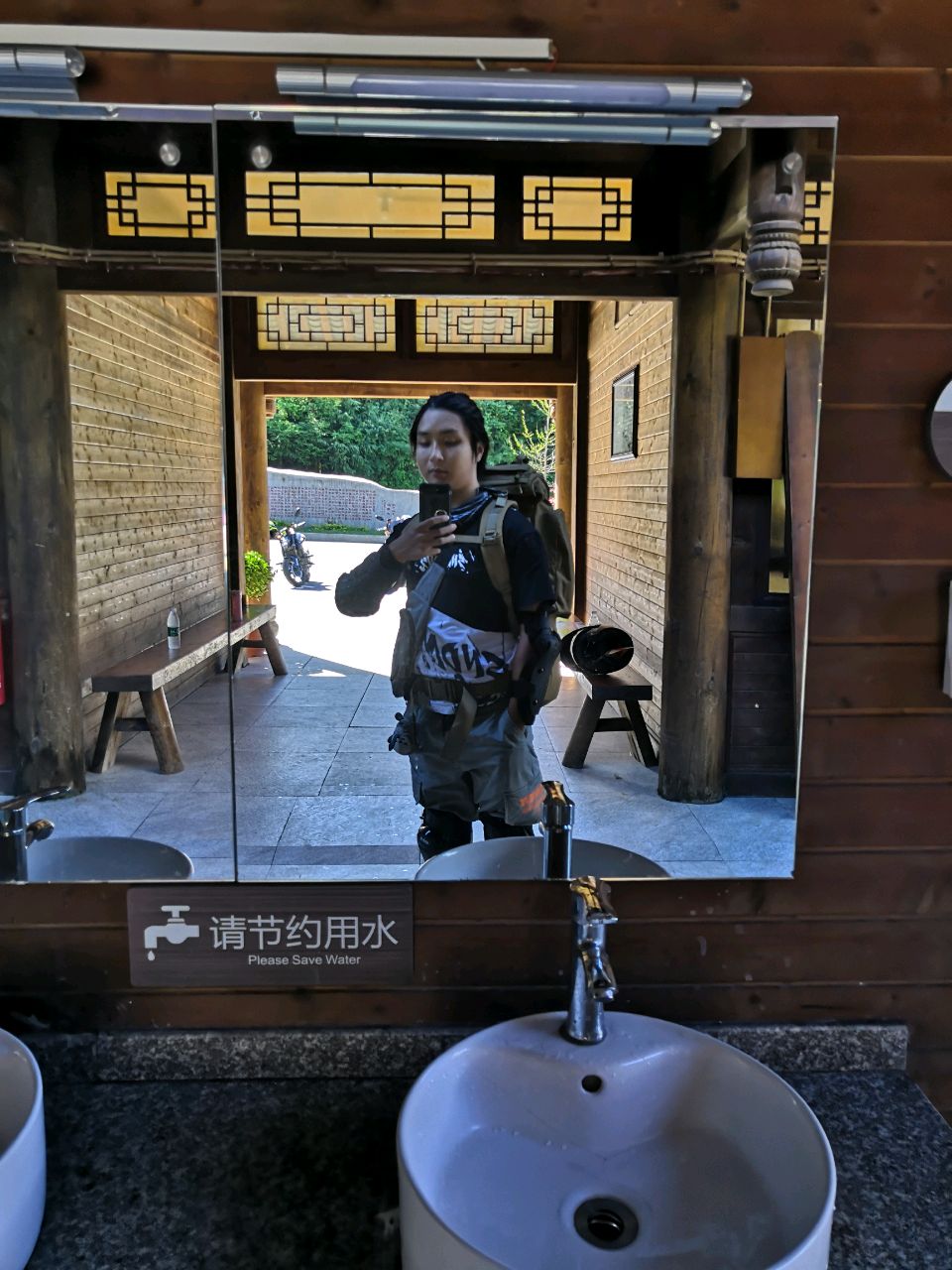 清风过岗扬柳起丶