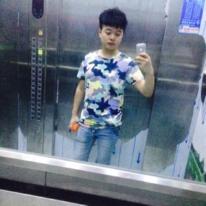 爱喝红酒的二哥