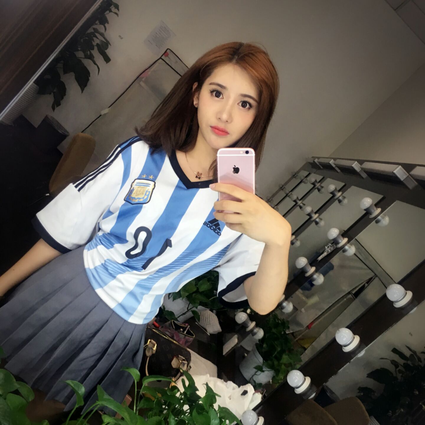 腾讯NBA女主播美娜