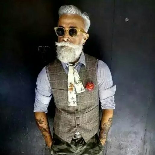 爱吃三丁茄子的钢铁侠熊猫