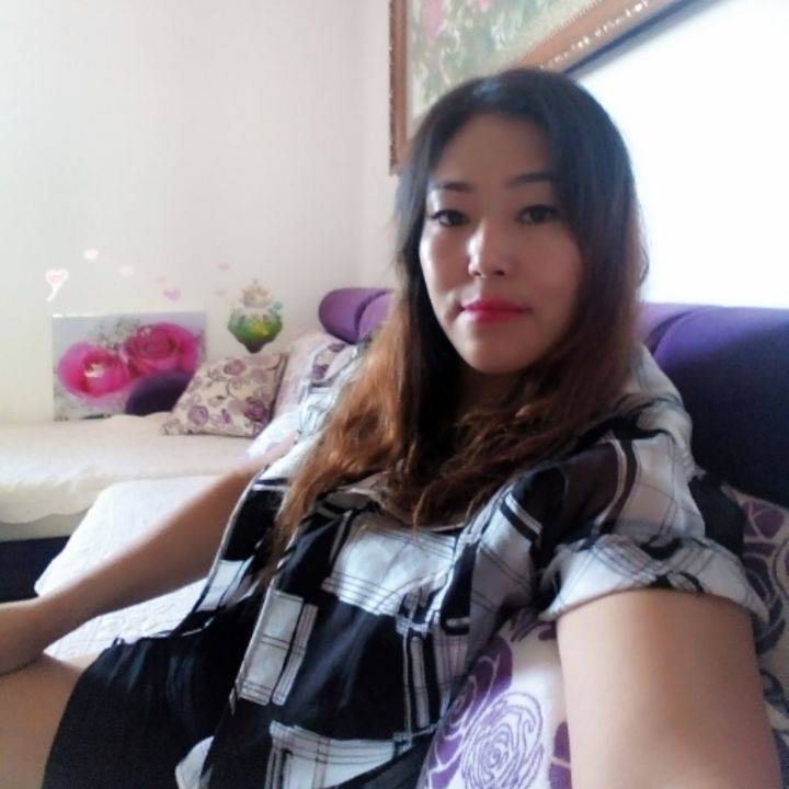 爱吃千层草莓的雨果