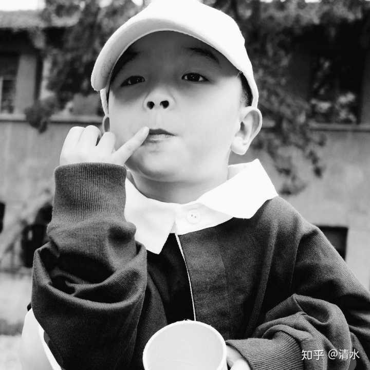 珊瑚红的乌柏老黑