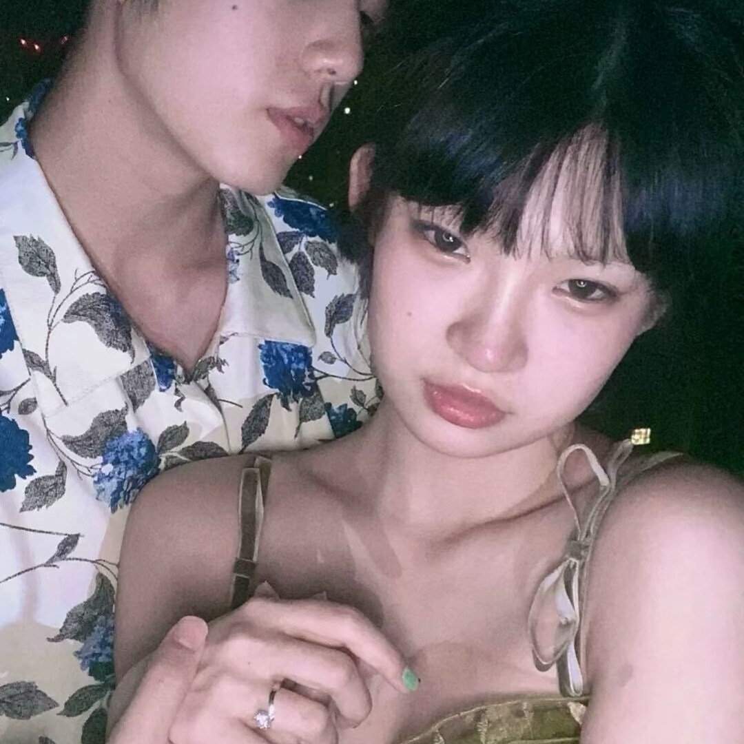 爱吃闻喜煮饼的以琛