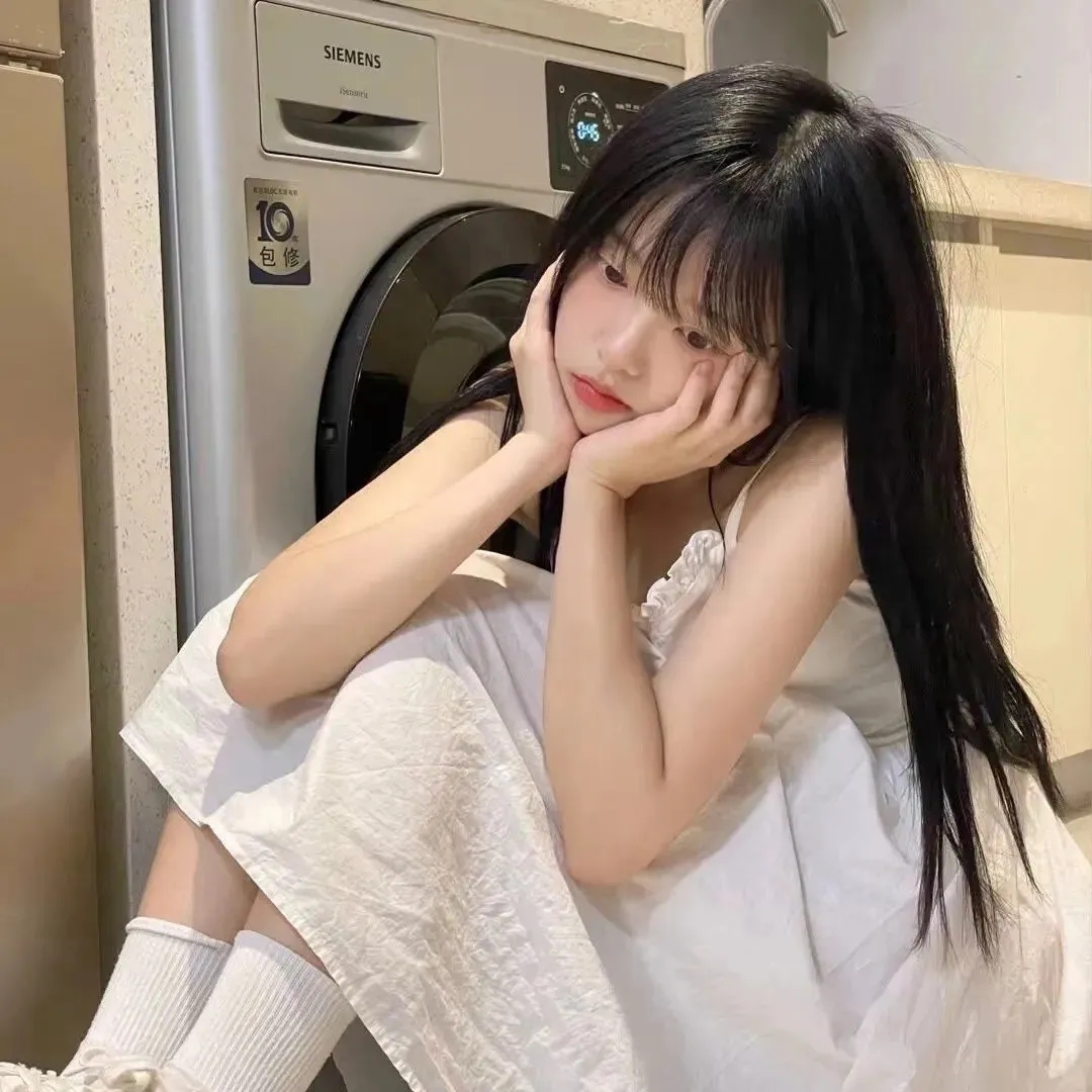 深紫色的东亚市藜