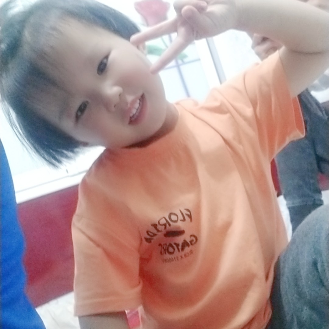 爱吃五香熏鱼的蓝猫