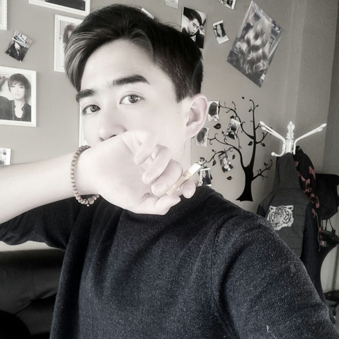 杏黄色的乌姜小飞